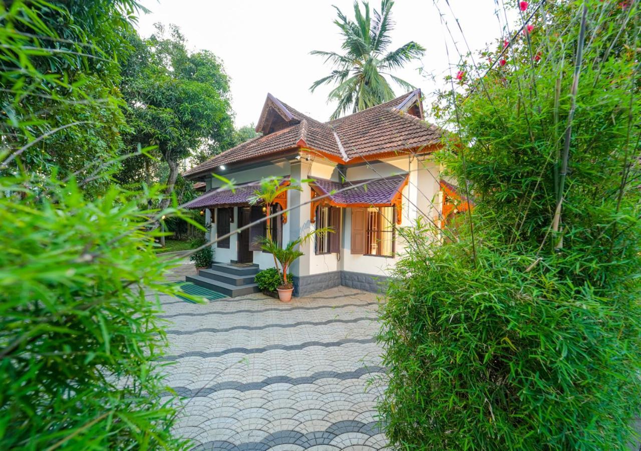 Pop Tavern Kovalam Beach Villa By Voye Homes Dış mekan fotoğraf